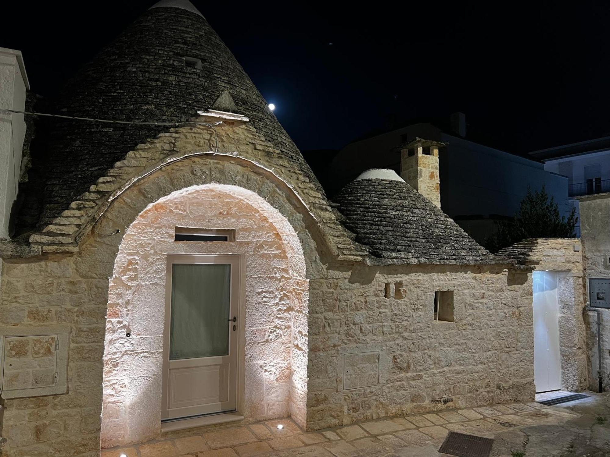 Trulli Luce Apartment อัลเบโรเบลโล ภายนอก รูปภาพ